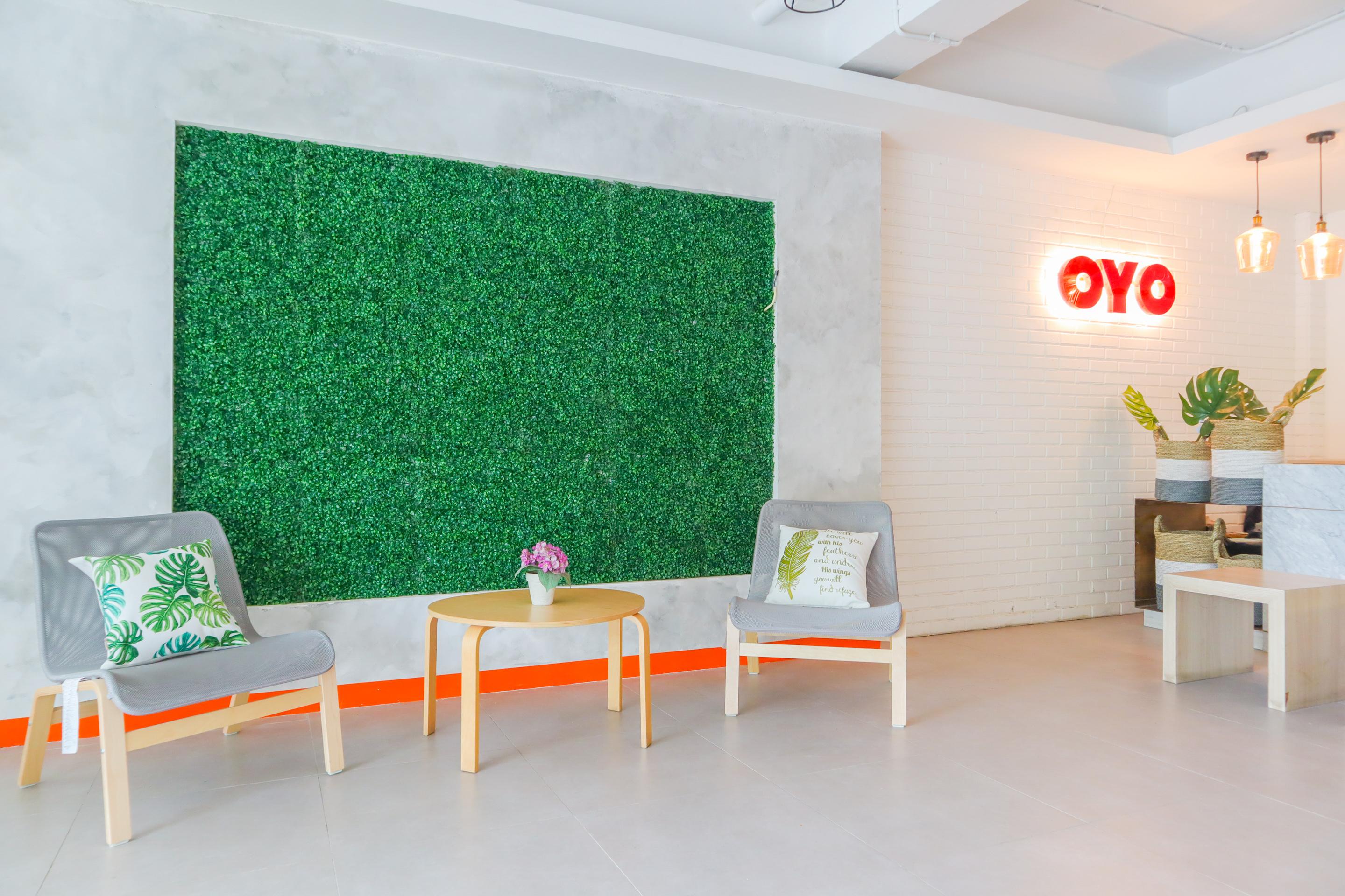 Capital O 281 Hotelo Jakarta Exterior photo