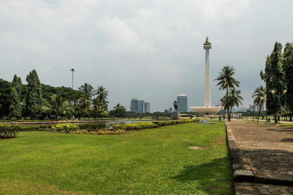 Capital O 281 Hotelo Jakarta Exterior photo