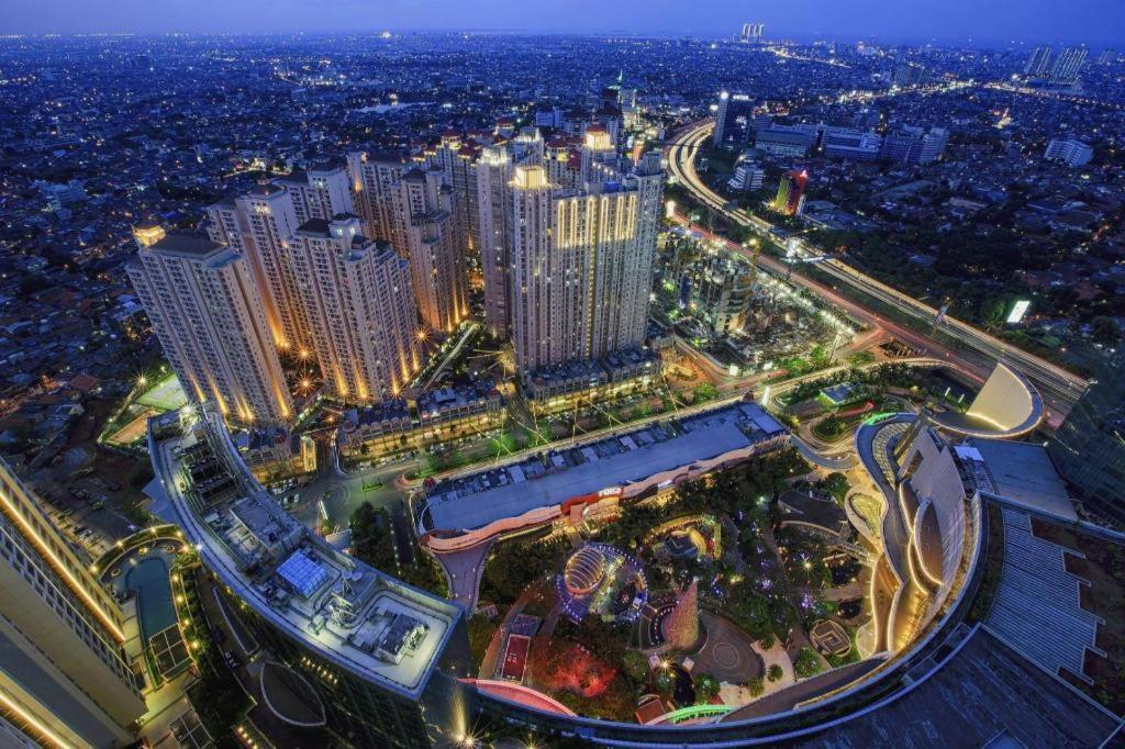 Capital O 281 Hotelo Jakarta Exterior photo